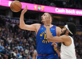 Јокићево вече без тимске награде – Кливленд срушио Денвер у финишу Јокићево-вече-без-тимске-награде-–-Кливленд-срушио-Денвер-у-финишу