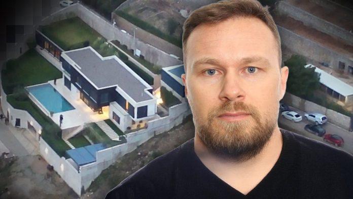 (video)-policija-snimila-unutrasnjost-zvicerove-vile-opasana-zidinama,-a-u-njoj-kola-vredna-vise-stotina-hiljada-evra:-zaplenjena-oprema-za-komunikaciju