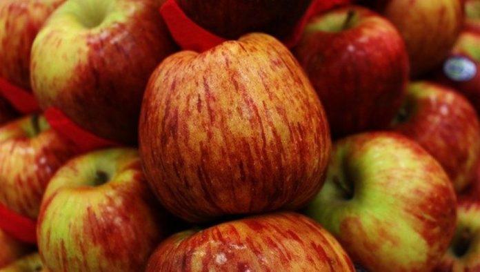 jabuke-do-200-dinara:-bogata-ponuda-voca-i-povrca-na-prestonickoj-pijaci-zeleni-venac