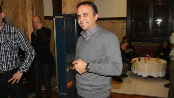 nas-pevac-sokiran-zbog-onog-sto-je-mlada-zahtevala-od-njega-na-svadbi:-“mladozenja-je-samo-klimao-glavom,-o-cemu-mi-pricamo?!-zasto-mene-zoves?”