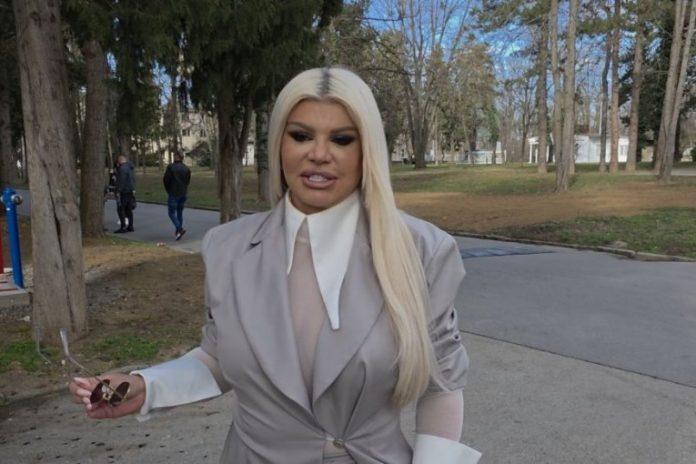 “estrada-je-puna-vanbracne-dece”:-dara-bubamara-o-skandalu-milice-todorovic:-ja-sam-iskljucivo-sa-slobodnima!-(video)