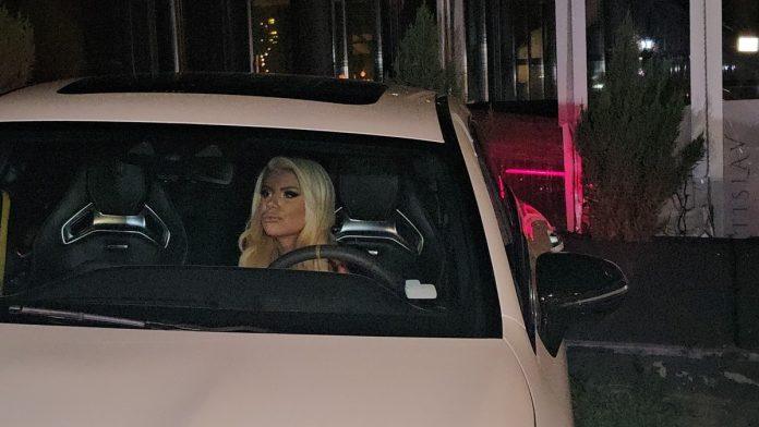 ima-stan-u-novom-sadu,-gradi-vilu-na-fruskoj-gori,-na-estetske-operacije-dala-bogatstvo-–-zubi-18000-evra,-nos-7.000:-“cesto-menjam-silikone,-to-moram-da-radim”