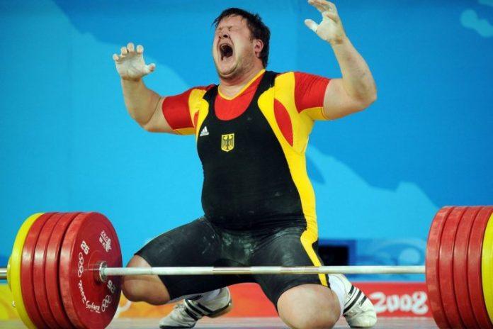 najteza-prica-olimpijskih-igara:-poginula-mu-zena,-on-dosao-po-medalju-–-usledila-je-drama-koju-ce-svet-vecno-pamtiti!-(video)