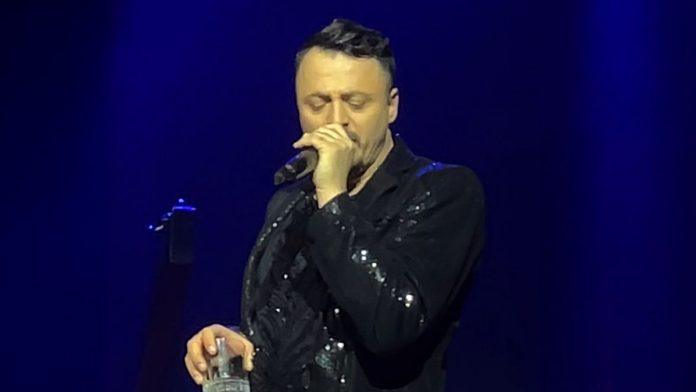 prvi-snimci-daniela-kajmakoskog-nakon-otmice-pevac-u-javnosti-posle-horora-–-za-otmicarima-se-i-dalje-traga,-a-sumnja-se-da-je-bio-tipovan-(video)