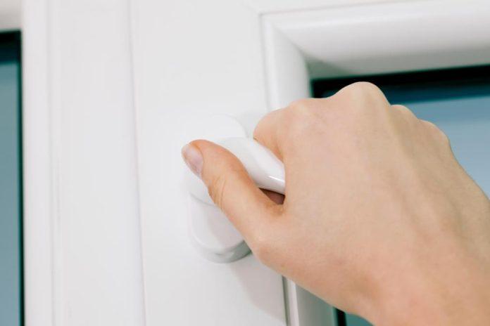 koliko-dugo-treba-drzati-prozor-otvoren-i-zasto-nije-dobro-drzati-prozor-stalno-na-kip:-nauka-ima-precizan-odgovor!