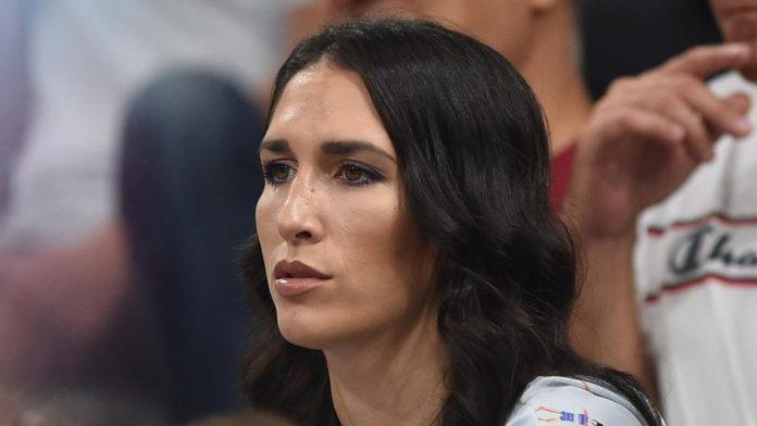 veliko-slavlje-u-domu-jelisavete-orasanin-podelila-slike-sa-egzoticne-destinacije,-cestitke-pljuste-(foto)