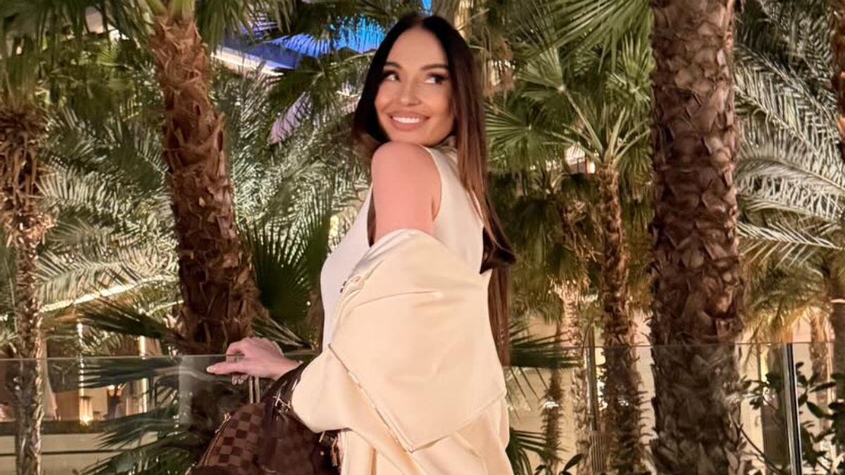 1.500-evra-nocenje-katarini-zivkovic-je-sve-potaman-kraj-partnera-koji-ima-turbulentnu-proslost:-pokazala-sta-je-okruzuje-na-bliskom-istoku,-ne-skida-osmeh-(foto) 1.500-evra-nocenje-katarini-zivkovic-je-sve-potaman-kraj-partnera-koji-ima-turbulentnu-proslost:-pokazala-sta-je-okruzuje-na-bliskom-istoku,-ne-skida-osmeh-(foto)