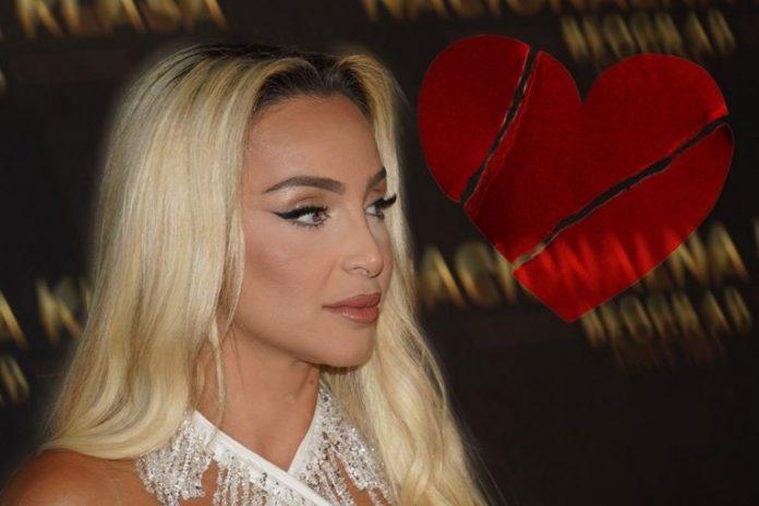 smrtni-slucaj-razorio-maju-berovic-–-objavljena-fotografija-nastradalog-mladica-ce-vas-najeziti!-pevacica-van-sebe-nakon-tragedije-u-sarajevu!