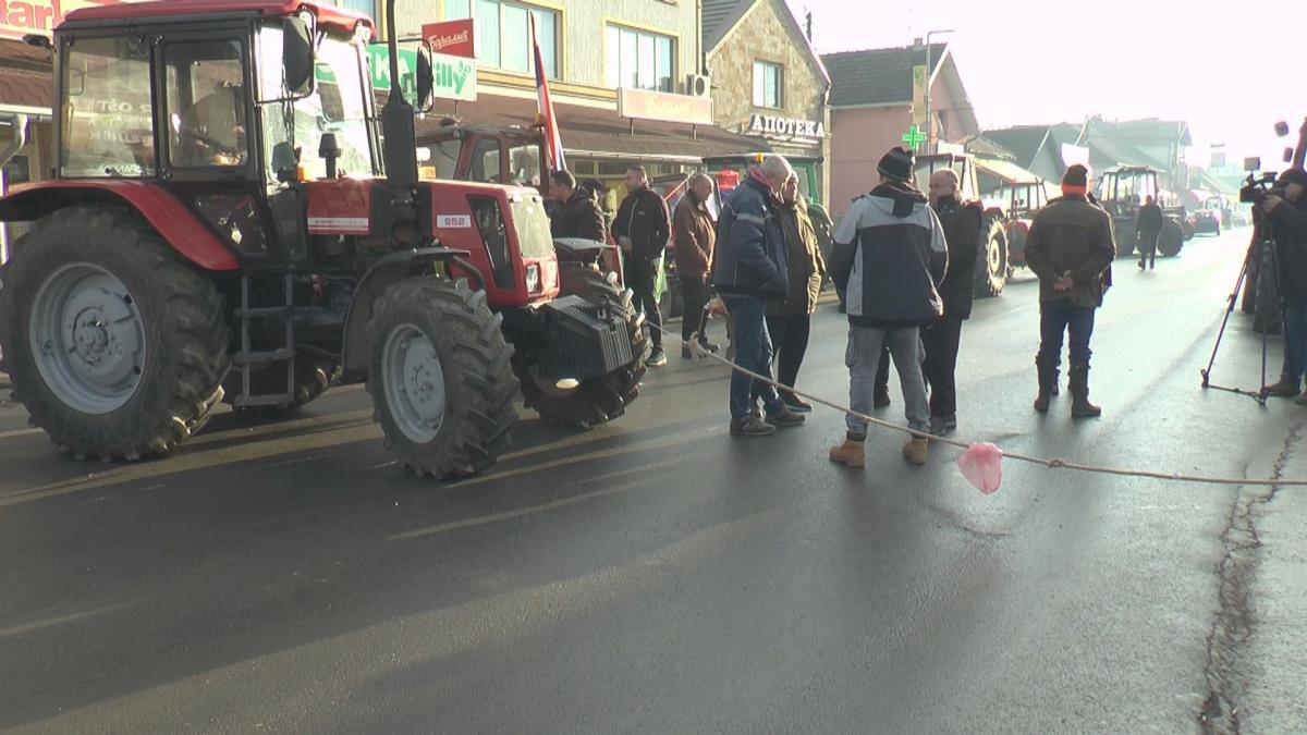 nastavlja-se-rat:-sada-i-blokaderi-jasno-kazu-da-je-ono-sto-poljoprivrednici-koji-blokiraju-puteve-traze-–-glupost nastavlja-se-rat:-sada-i-blokaderi-jasno-kazu-da-je-ono-sto-poljoprivrednici-koji-blokiraju-puteve-traze-–-glupost