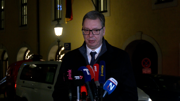 Вучић-из-Минхена:-Урадићемо-све-да-напредујемо-на-путу-ка-ЕУ;-Највећа-претња-војни-савез-Тиране,-Приштине-и-Загреба Вучић-из-Минхена:-Урадићемо-све-да-напредујемо-на-путу-ка-ЕУ;-Највећа-претња-војни-савез-Тиране,-Приштине-и-Загреба