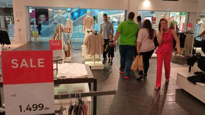 ko-ce-kupiti-farmerke-za-200-evra,-ako-iste-moze-da-nabavi-i-za-20?-eu-zato-donosi-novi-zakon:-ova-industrija-se-menja-iz-korena