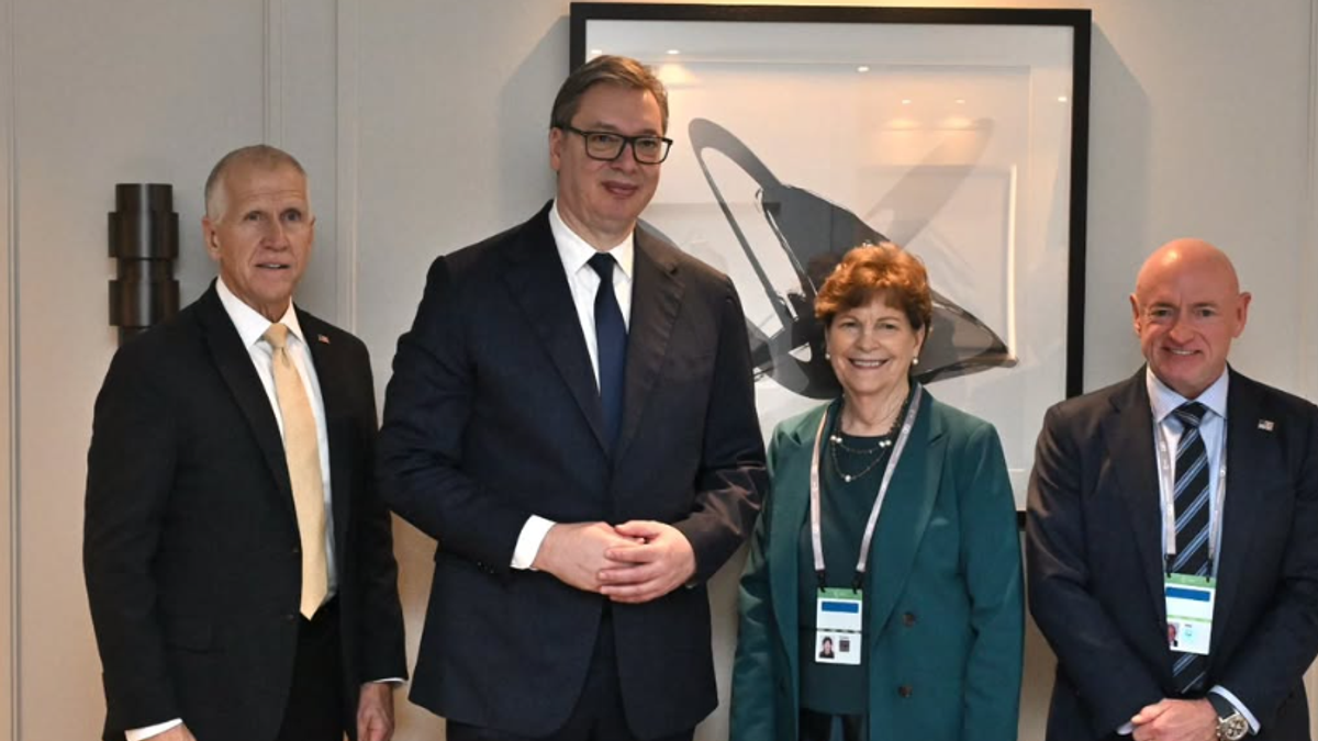 “predocio-sam-stav-srbije-da-samostalno-donosi-odluke”-vucic-u-minhenu,-sastao-se-sa-grenelom,-kos,-delegacijom-americkih-senatora…-(foto) “predocio-sam-stav-srbije-da-samostalno-donosi-odluke”-vucic-u-minhenu,-sastao-se-sa-grenelom,-kos,-delegacijom-americkih-senatora…-(foto)