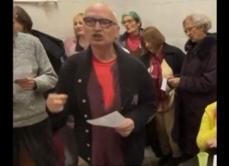 SKANDALOZNO: Na tribini u Kuli blokaderi monstruozno vređali patrijarha i SPC (VIDEO) skandalozno:-na-tribini-u-kuli-blokaderi-monstruozno-vredali-patrijarha-i-spc-(video)