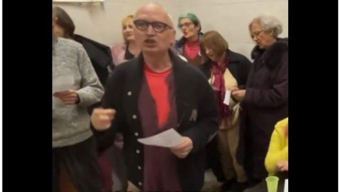 skandalozno:-na-tribini-u-kuli-blokaderi-monstruozno-vredali-patrijarha-i-spc-(video)