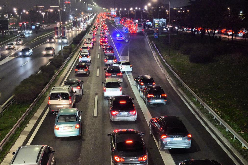 “putevi-srbije”-uputili-apel-vozacima:-zbog-predstojecih-praznika-ocekuje-se-povecan-intenzitet-saobracaja “putevi-srbije”-uputili-apel-vozacima:-zbog-predstojecih-praznika-ocekuje-se-povecan-intenzitet-saobracaja