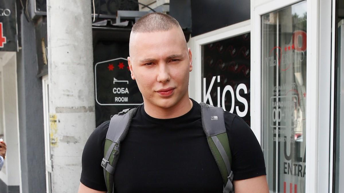 vazio-je-za-pravog-frajera,-a-sad-nosi-perike-bivsi-rijaliti-ucesnik-objavio-video,-ljudi-gledaju-i-ne-veruju:-“sad-je-prava-zena”-(foto) vazio-je-za-pravog-frajera,-a-sad-nosi-perike-bivsi-rijaliti-ucesnik-objavio-video,-ljudi-gledaju-i-ne-veruju:-“sad-je-prava-zena”-(foto)