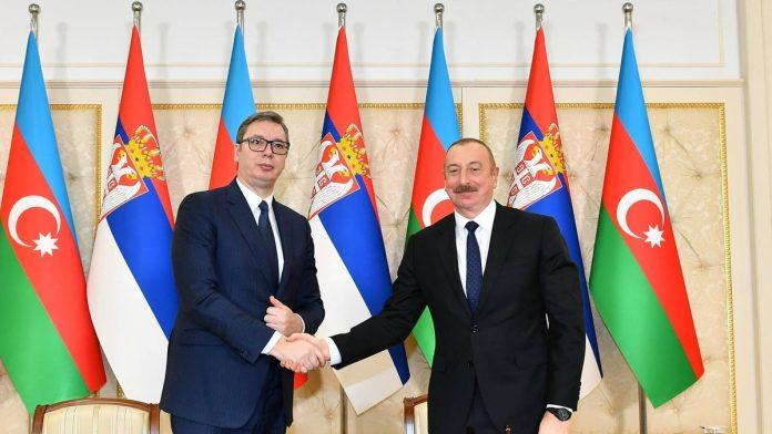 ceremonija-ispred-palate-srbija-predsednik-azerbejdzana-alijev-stigao-u-beograd:-docekao-ga-vucic