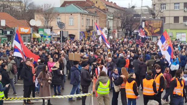 Студентски-скуп-“Сретнимо-се-поново”-одржан-у-Крагујевцу,-окупљени-кренули-пут-Орашца