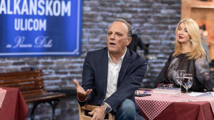 “plakao-sam-kad-sam-to-pevao”-slavisa-curovic-u-emisiji-“balkanskom-ulicom”-o-mami-i-teskom-zivotnom-periodu:-“jedva-sam-ostao-ziv”