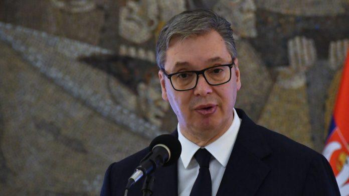 (video)-najvisa-zgrada-na-svetu-u-bojama-srpske-zastave-vucic-objavio-snimak:-“hvala,-dragi-prijatelji”