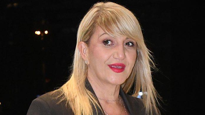 “jako-patim-sto-nemam-decu,-uzasno-me-nervira-kad-mi-ljudi-ovo-kazu”-vesna-milanovic-o-potomstvu,-a-evo-kako-izgleda-njen-muz-koji-je-menadzer:-u-braku-su-preko-30-godina