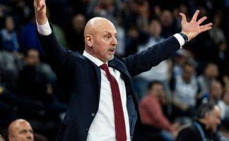 Obradović vikao na igrače Zvezde: Ljudi, uozbiljite se ili je sezona gotova (VIDEO) obradovic-vikao-na-igrace-zvezde:-ljudi,-uozbiljite-se-ili-je-sezona-gotova-(video)