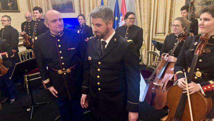 kad-francuska-republikanska-garda-svira-“mars-na-drinu”:-u-rezidenciji-srbije-u-parizu-svecano-obelezen-dan-drzavnosti-(foto,-video)