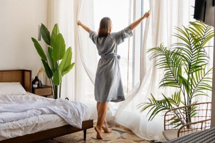 sve-vise-bogatasa-izbacuje-zavese-iz-svog-doma-i-koristi-ovo!-novi-hit-u-uredenju-doma:-veoma-se-lako-postavlja,-a-traje-citavu-vecnost