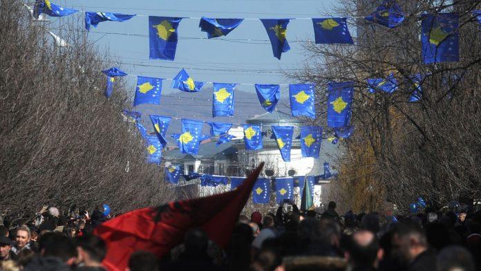 pre-18-godina-pristina-je-jednostrano-proglasila-nezavisnost-kosovo-“punoletno”,-srbi-ugnjetavani,-a-albanci-razocarani