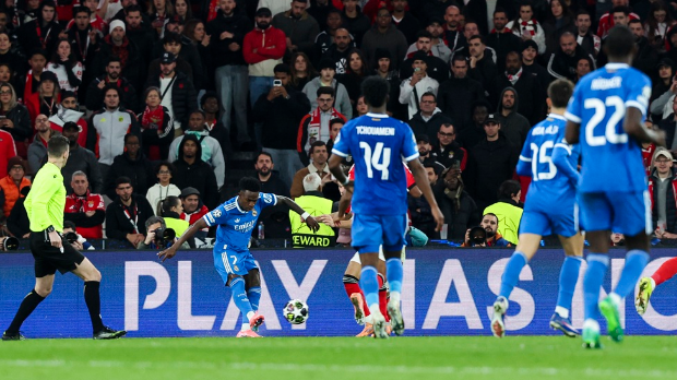 Винисијус-срушио-Бенфику,-прекид-и-црвени-картон-Мурињу-обележили-меч-у-Лисабону