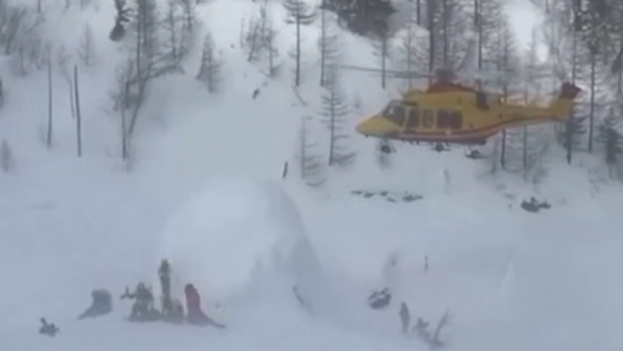 tragedija-u-francuskim-alpima-lavine-odnele-3-zivota,-povredene-evakuisali-helikopterom-(video)