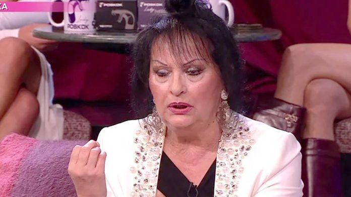 “plase-me-se-jer-misle-da-se-bavim-vlaskom-magijom”-pevacicu-zbog-ovoga-godinama-izbegavaju:-“postoji-verovanje”