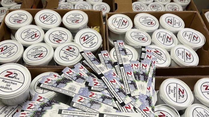 duvan-i-cigarete-vredne-vise-od-18.000-evra-skrivali-u-polovnoj-odeci-i-laminatu-(foto)