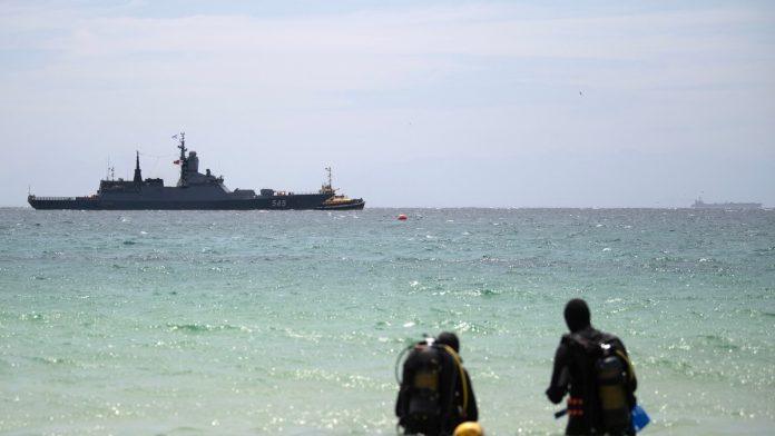 ovo-nije-trajekt,-ovo-je-ratni-brod!-kina-aktivirala-“mornaricu-iz-senke”-za-invaziju:-sateliti-snimili-kako-turisticka-plovila-iskrcavaju-tenkove-na-plaze,-a-clan-51-nareduje:-svi-moraju-u-rat!