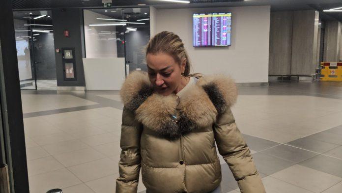 “pevala-sam-gostima-dok-su-imali-intimne-odnose”-nasa-pevacica-sokirala-priznanjem:-“bilo-je-nekoliko-momaka”