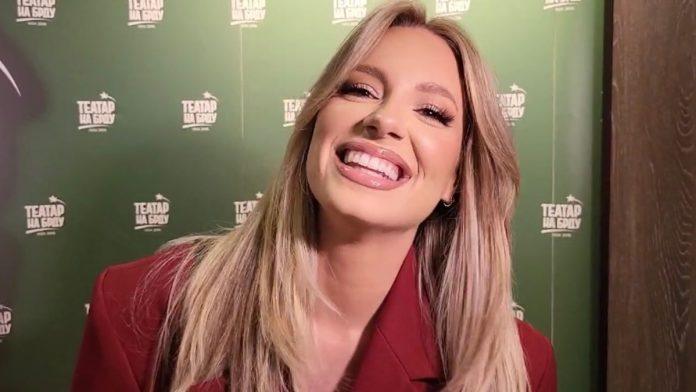 sara-jo-se-snima-na-masazi-pozira-bez-trunke-sminke:-“sto-gora-frizura…”,-a-tek-da-je-vidite-u-kupacem,-zadnjica-u-prvom-planu-(foto)