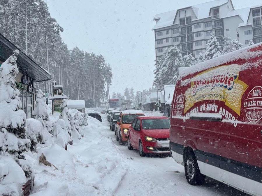 od-zlatibora-do-beograda-putovali-kao-da-su-bili-u-grckoj!-sneg-mladom-paru-napravio-paklene-probleme-do-kuce:-“jedan-kolaps-za-drugim,-jedva-smo-doputovali!” od-zlatibora-do-beograda-putovali-kao-da-su-bili-u-grckoj!-sneg-mladom-paru-napravio-paklene-probleme-do-kuce:-“jedan-kolaps-za-drugim,-jedva-smo-doputovali!”