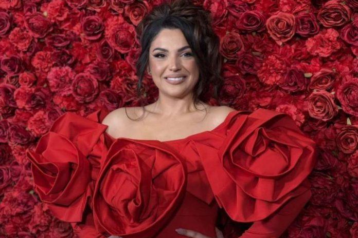 na-pijaci-prodavala-donji-ves-i-carape,-a-sada-broji-milione!-ovo-sigurno-niste-znali-–-zivotna-prica-nadice-ademov-ostavlja-bez-daha!