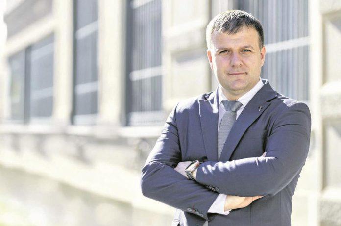 husein-memic-ministar-turizma-i-omladine:-srbija-na-turizmu-gradi-buducnost