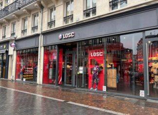 SPORTISSIMO U LILOVOJ PRODAVNICI, A TAMO ŠOK: Pogledajte šta smo našli i to sa Zvezdinim grbom (VIDEO) sportissimo-u-lilovoj-prodavnici,-a-tamo-sok:-pogledajte-sta-smo-nasli-i-to-sa-zvezdinim-grbom-(video)