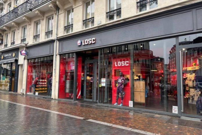 sportissimo-u-lilovoj-prodavnici,-a-tamo-sok:-pogledajte-sta-smo-nasli-i-to-sa-zvezdinim-grbom-(video)