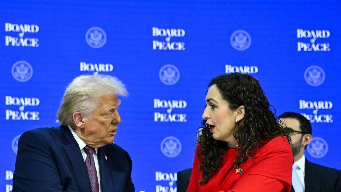 (video)-prozvao-je-kao-u-skoli,-spomenuo-srbiju,-ona-odmah-skocila-bizaran-momenat-u-vasingtonu:-ovako-se-tramp-ophodi-prema-vjosi-osmani