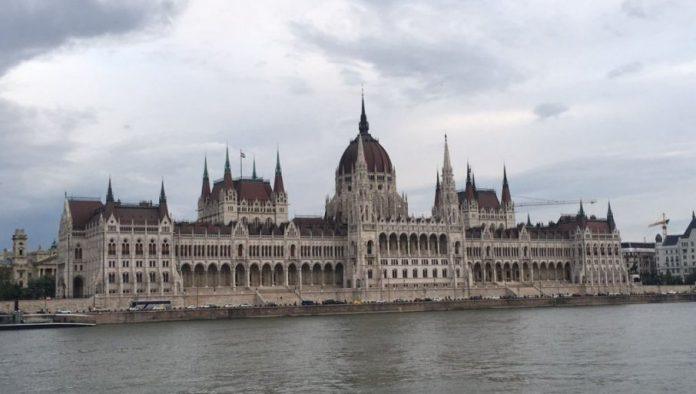 madarska-“uzvraca-udarac”:-razmatra-obustavu-izvoza-struje-i-gasa-ukrajini-zbog-blokade-na-druzbi