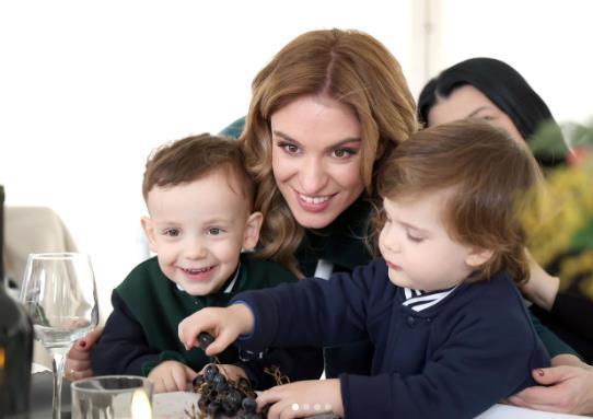 strahinja-i-vukasin-na-svojoj-dedovini!-ministarka-durdevic-stamenkovski,-kao-ponosna-mama,-objavila-slike-svojih-sinova-blizanaca-(foto) strahinja-i-vukasin-na-svojoj-dedovini!-ministarka-durdevic-stamenkovski,-kao-ponosna-mama,-objavila-slike-svojih-sinova-blizanaca-(foto)