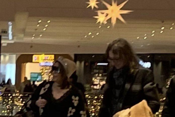 skandal-trese-estradu-–-pevac-nahvatao-anu-nikolic-u-hotelu,-raskinula-sa-raletom,-pa-zavrsila-kao-podstanar!