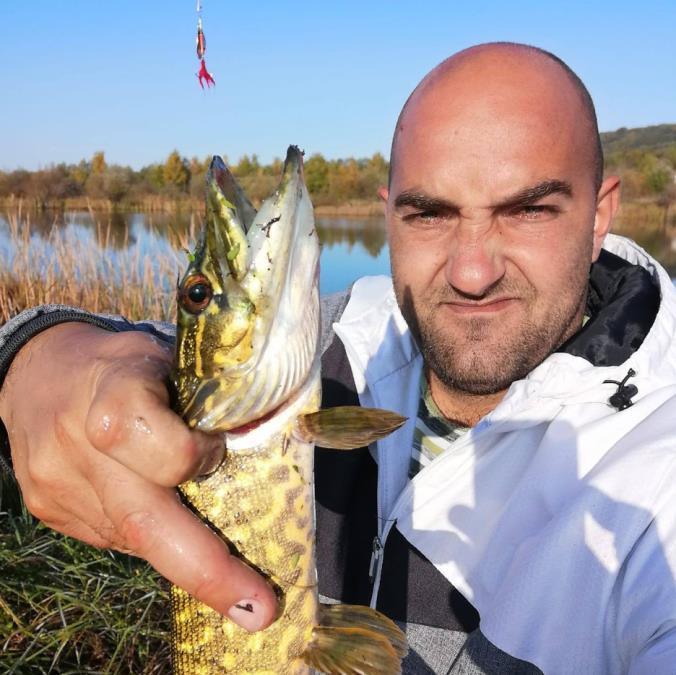 ovo-je-stefan-(38)-koji-je-sa-prijateljem-nestao-kod-leskovca:-u-strahu-smo-da-su-zavrsili-na-dnu-jezera,-obojica-su-strastveni-ribolovci…-(foto) ovo-je-stefan-(38)-koji-je-sa-prijateljem-nestao-kod-leskovca:-u-strahu-smo-da-su-zavrsili-na-dnu-jezera,-obojica-su-strastveni-ribolovci…-(foto)