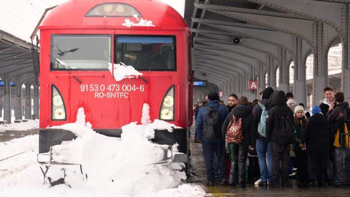 (video)-nevreme-napravilo-haos-u-rumuniji-mnogi-bez-struje,-kolaps-na-putevima,-vozila-zaglavljena,-vlasti-poslale-upozorenje
