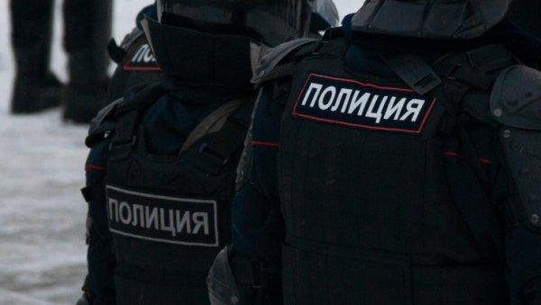 automobil-sa-turistima-propao-kroz-led:-izvlace-tela-poginulih automobil-sa-turistima-propao-kroz-led:-izvlace-tela-poginulih