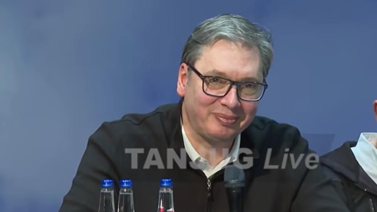 “do-beograda-cete-moci-za-dva-sata”-vucic-odgovara-na-pitanja-gradana-u-kladovu:-“krecemo-da-radimo-zdravstveni-centar” “do-beograda-cete-moci-za-dva-sata”-vucic-odgovara-na-pitanja-gradana-u-kladovu:-“krecemo-da-radimo-zdravstveni-centar”