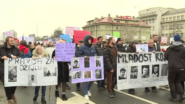 Нови-протест-због-трамвајске-несреће-у-Сарајеву,-окупљања-и-у-Зеници-и-Тузли